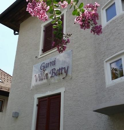 Garni Villa Betty Мерано Екстер'єр фото