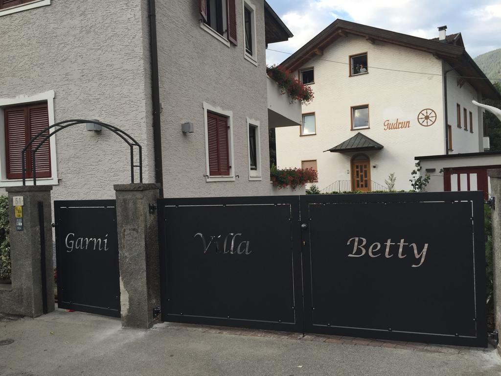 Garni Villa Betty Мерано Екстер'єр фото